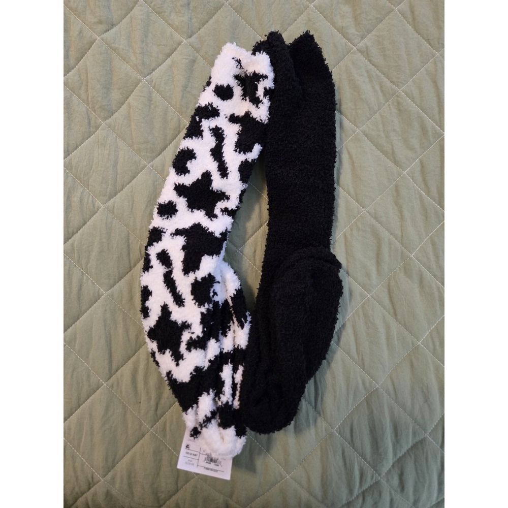 2 Pairs Black And White Stay Cozy Fuzzy Knee High Socks. Womens Size 4-10.